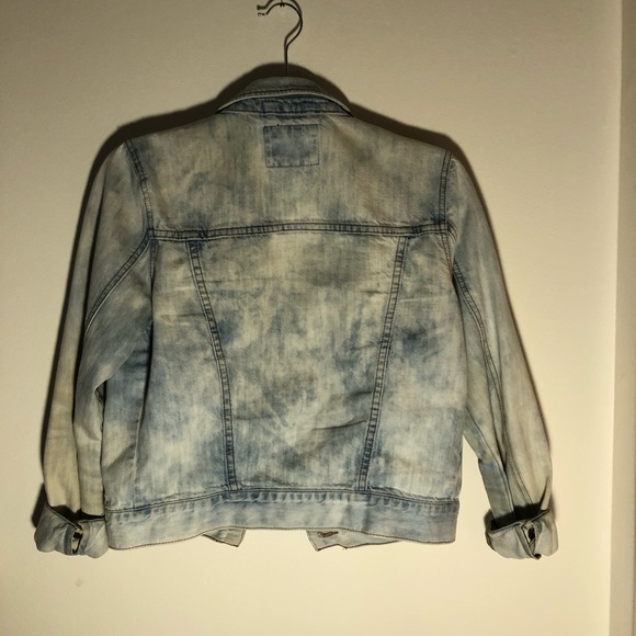 Forever 21 light wash denim jacket - Picture 2 of 3